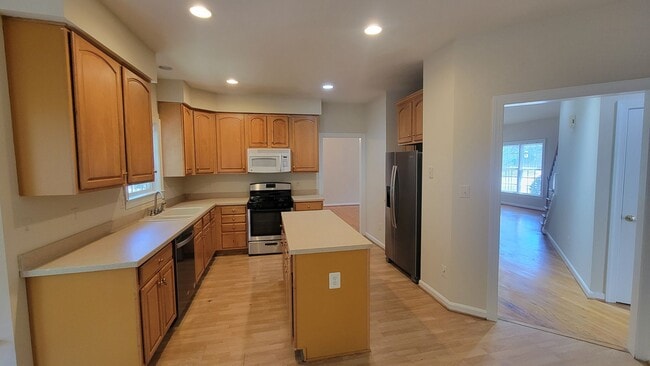 Photo - Stunning and Spacious 5 Bed 4 Bath Colonia...