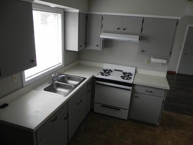 Photo - 1353 Lakeview Ave