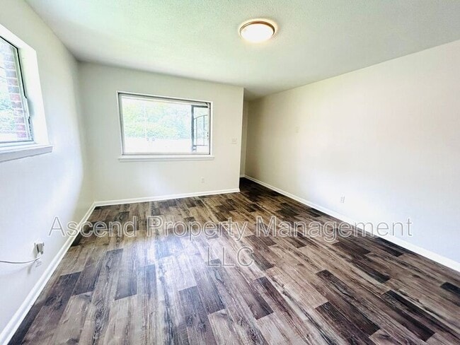 Photo - 1102 N Hickory St
