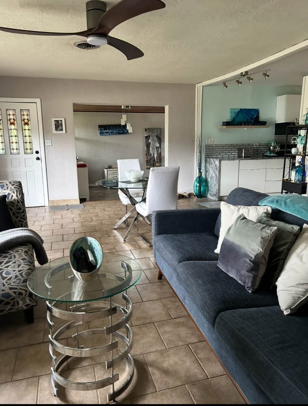 Photo - 857 Banyan Dr