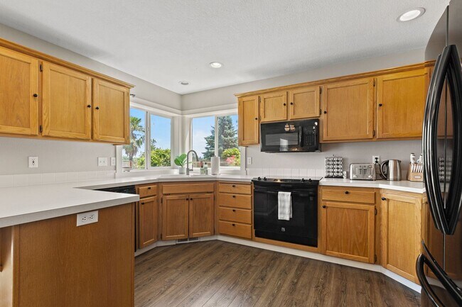 Photo - 753 SE Boysen Ln