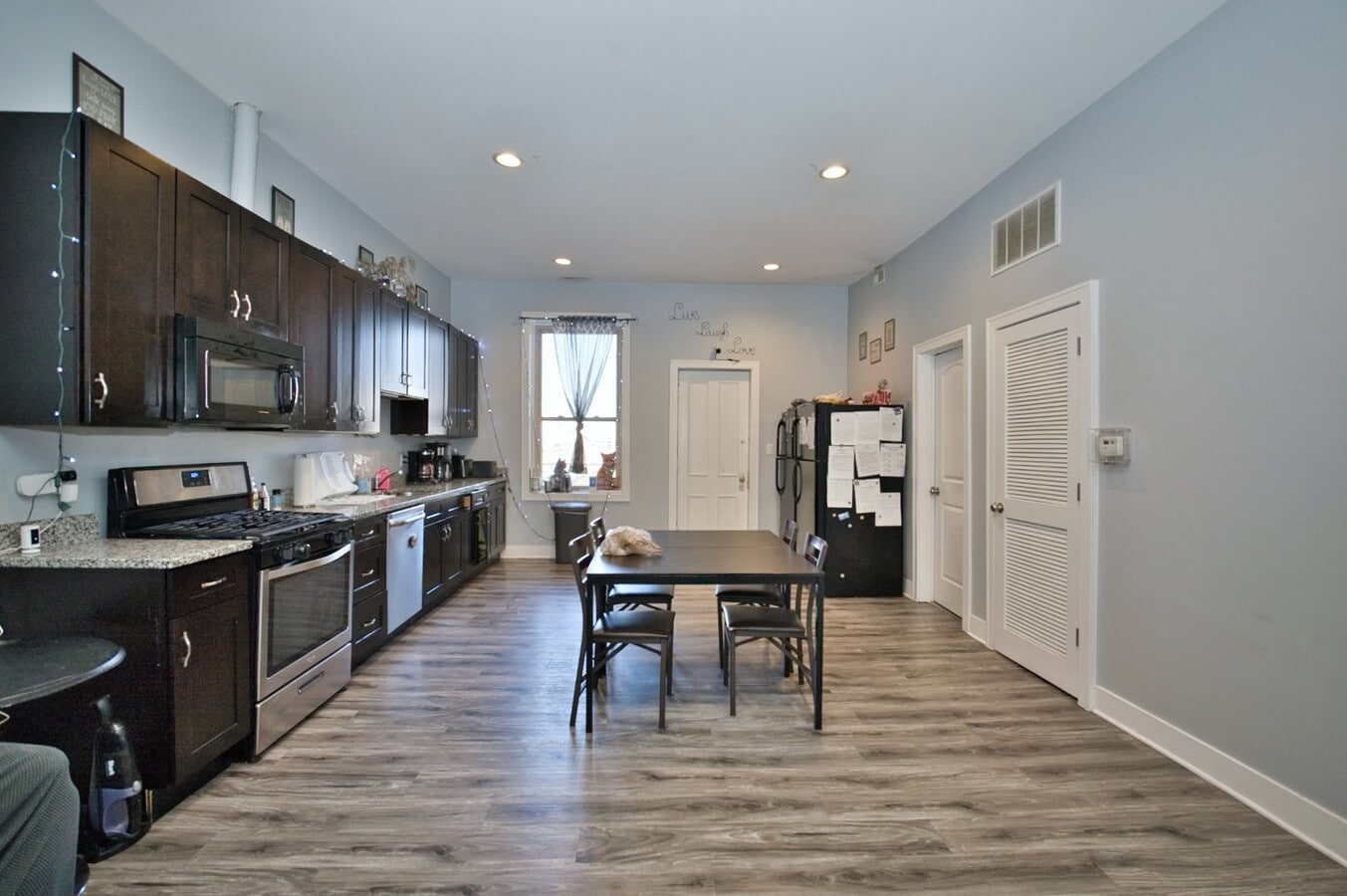 Photo - 2310 W Belmont Ave Unit 3
