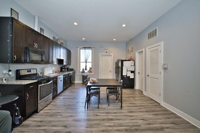 2310 W Belmont Ave Unit 3