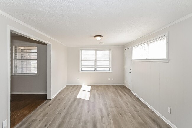 Photo - 3043 Christine Rd
