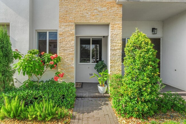 Photo - 610 Pioneer Way