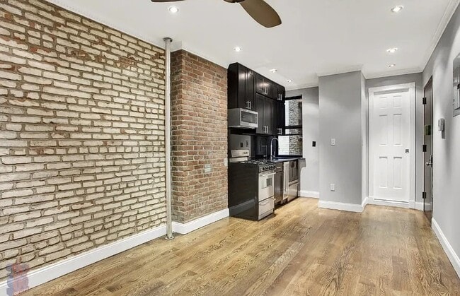 Photo - 438 W 52nd St Unit 7