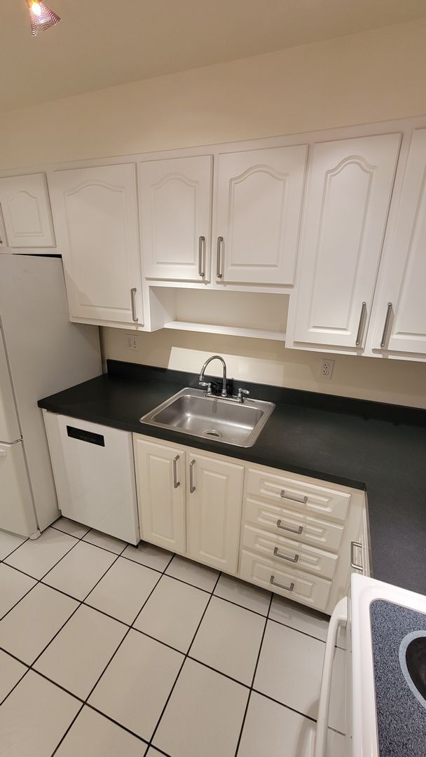 Photo - Charming 1BR Condo in Prime Westshore Location – Move-In Ready!