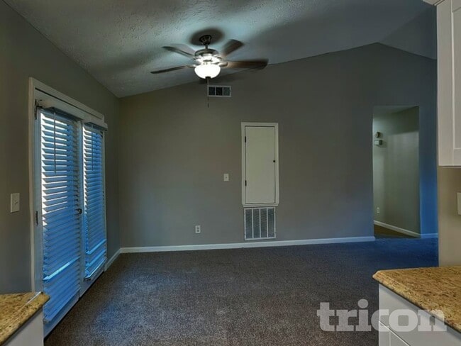 Photo - 308 Knollwood Ln