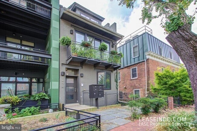Building Photo - 1474 Belmont St NW Unit #1 Rental