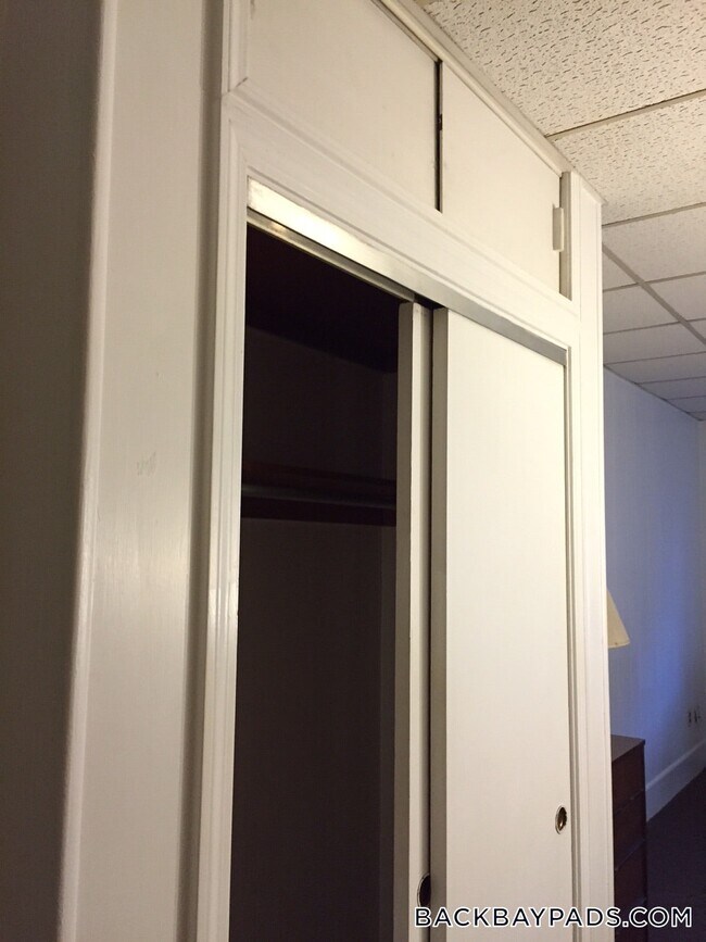 Photo - 272 Newbury St Unidad 6