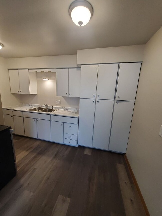 Photo - 405 N East Ave. (16 Unit)