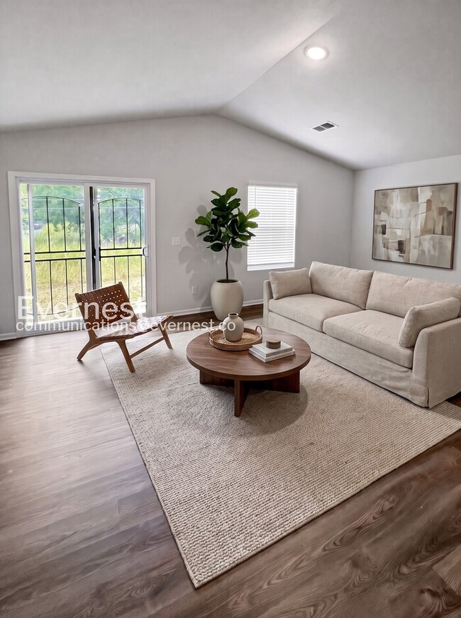 Photo - Cozy 4-Bedroom Home with Modern Amenities / Pet-Friendly / Available Now!