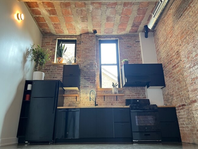 1702 W 19th St Unit 3