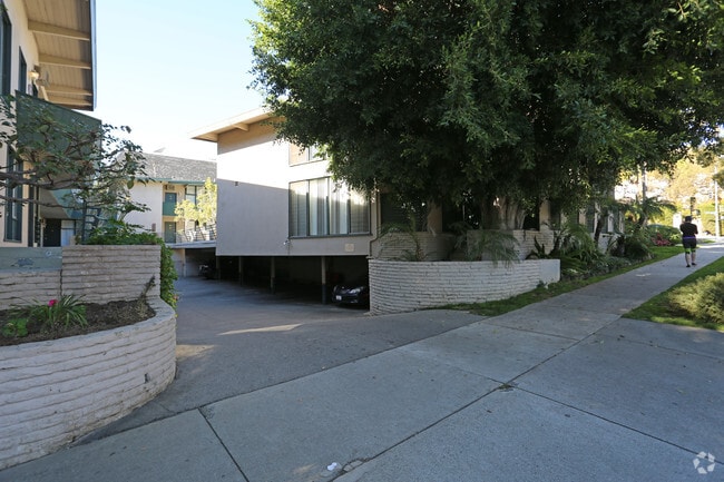 Sunset Lanai Apartments - Sunset Lanai Apartments