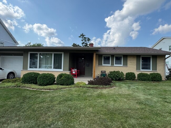 Building Photo - 260 Fern Dr Rental