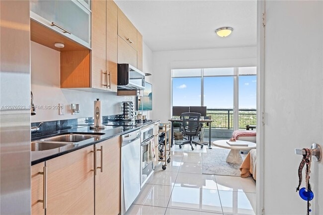 60 SW 13th St Unit 2403