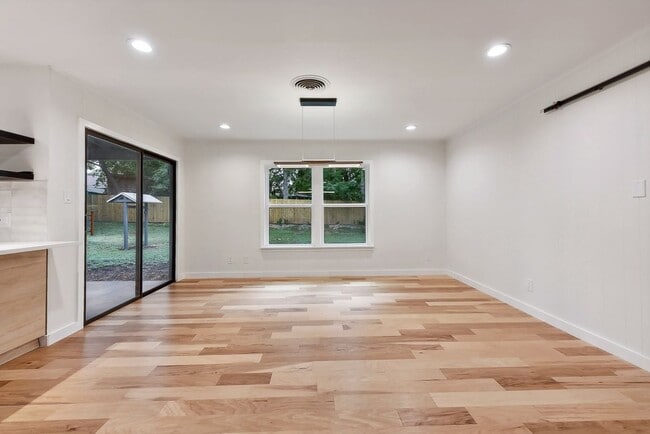 11900 Dove Haven Dr