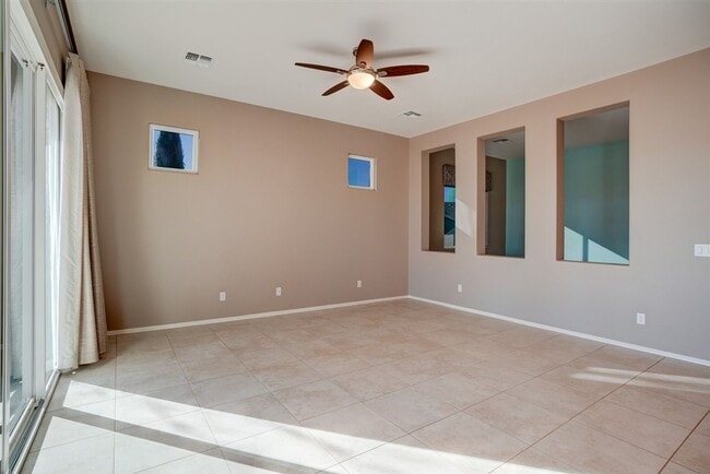 Photo - Beautiful 2 bed + den, 2 bath Home Located in Quailwood!