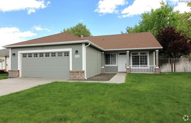 Building Photo - 4 Bed Kennewick Rental with Big Yard