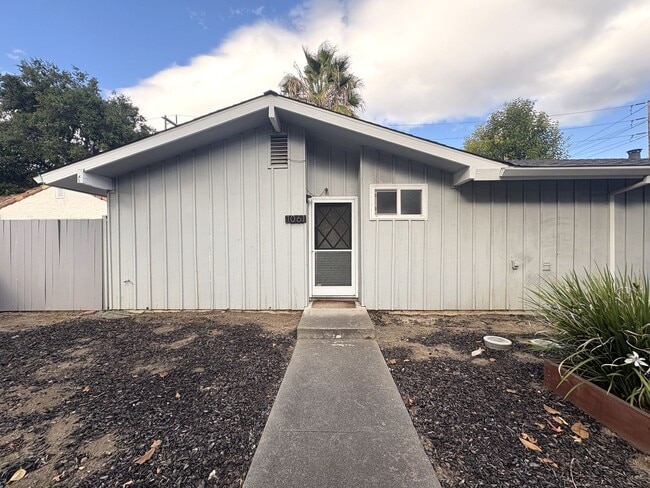 Building Photo - 1061 Alma St Unit 1061