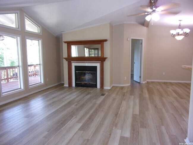 Photo - 252 Sir Winston Dr