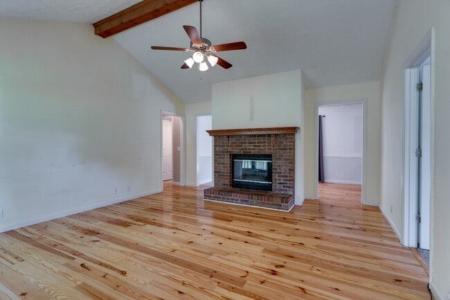 Photo - 463 Calista Rd