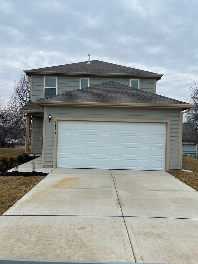Photo - NOW PRELEASING! Charming Three-Bedroom, Two-and-a-Half-Bath Home in Spring Hill