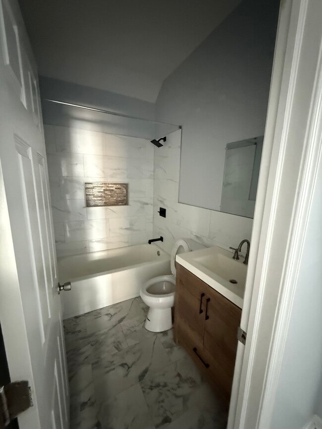 Photo - 301 S Matlack St Unidad APT A - 1st Floor