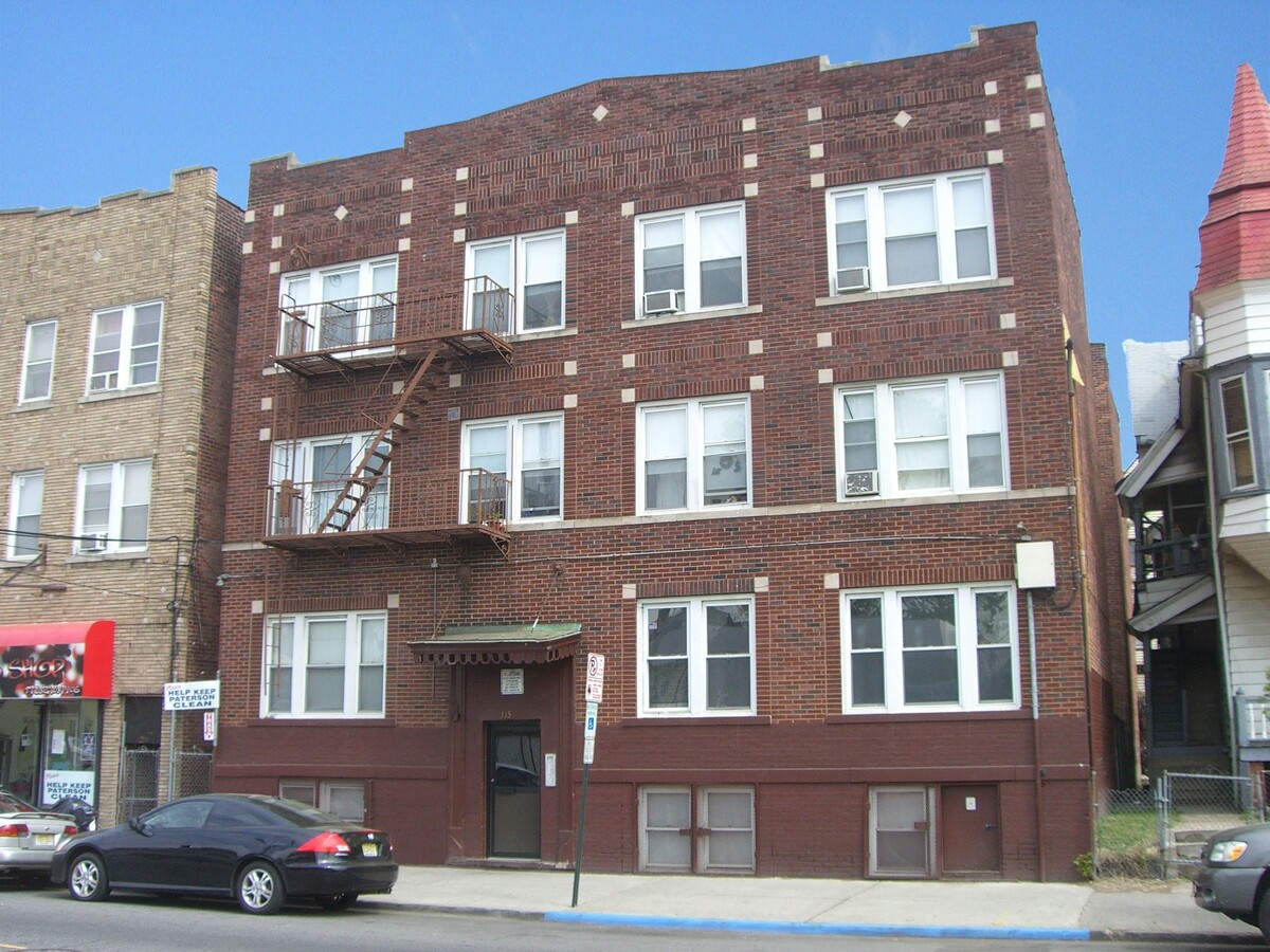 Photo - 315 Park Ave Apartments