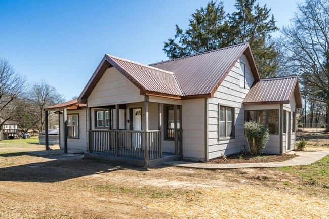 3907 Midway Rd