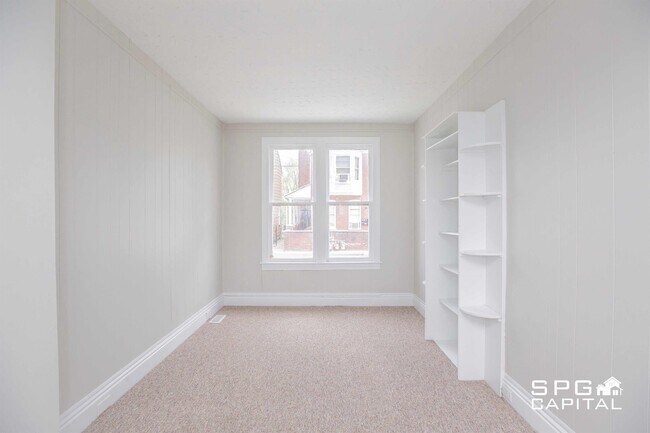Photo - 653 W College Ave