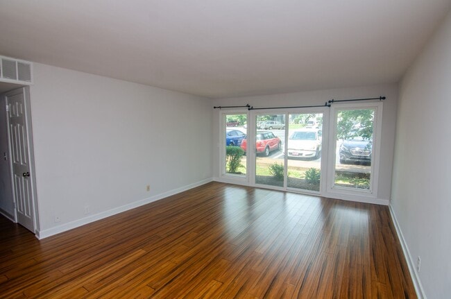 Photo - Beautifully Updated 2 Bedroom Condo in Belle Meade Highlands