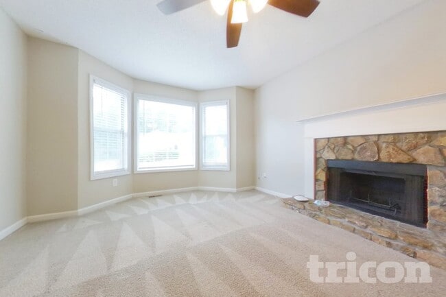 Photo - 113 Ivy Brook Dr