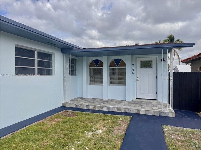 Building Photo - 7135 SW 22nd St Unit 7135 Rental