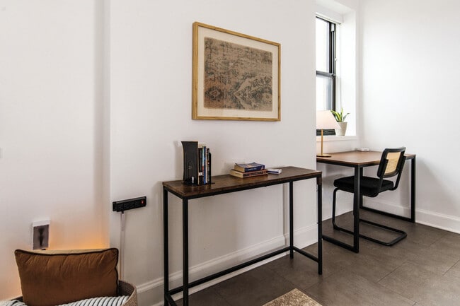 Photo - 758 N Broadway Unit ID1379069P