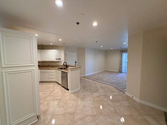 Photo - 653 Oak Run Trl Unit 653 Oak Run Trail #305 Oak Park Ca 91377