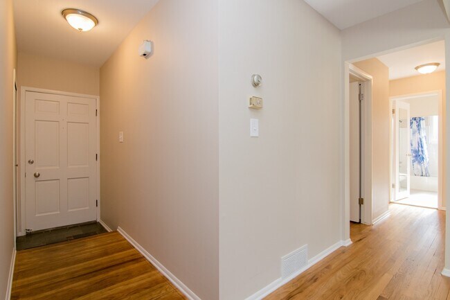 Photo - 2751 Aurora St