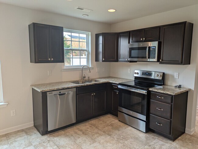 Photo - 2040 Perrin Ct