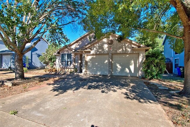 Photo - 1105 Forest Oaks Path