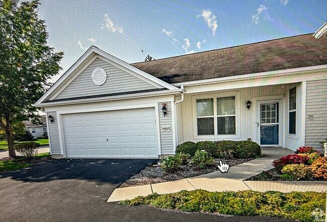End Unit Townhome - 13337 Oakwood Ave Rental