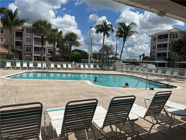 Building Photo - 15901 Pointe Cir Unit 402 Rental