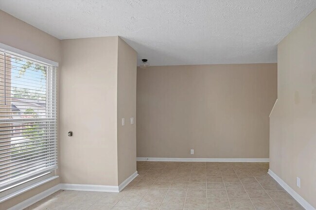 Photo - 500 Paragon Mills Rd Unit M18