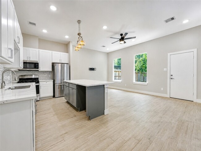 4536 Sunflower St