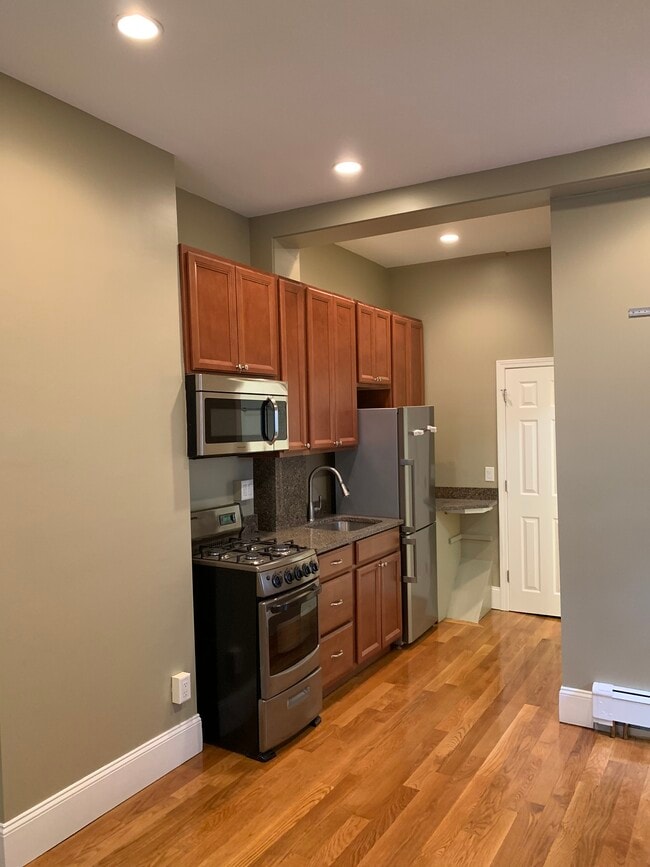 Building Photo - 414 Mount Auburn St Unit #144 - B Rental