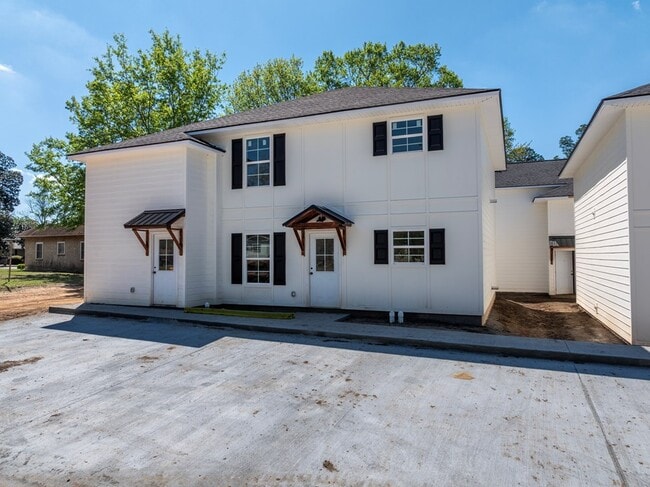 Photo - 414 6th St E