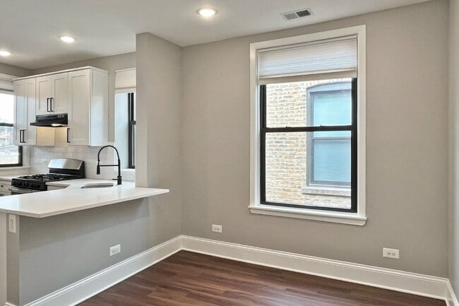 201-209 N. Grove Ave.