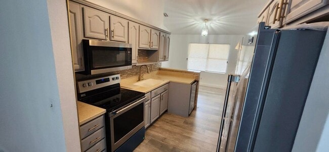 Photo - 301 SW Whitmore Dr