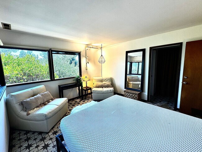 Photo - 10 Maybeck Twin Dr Unit A