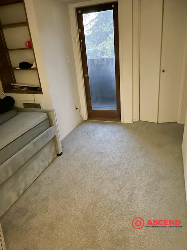 Photo - Charming Townhouse in the Stockdale Area