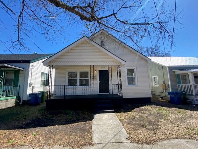 Welcome to this newly remodeled 4-bedroom,... - Welcome to this newly remodeled 4-bedroom,... Casa